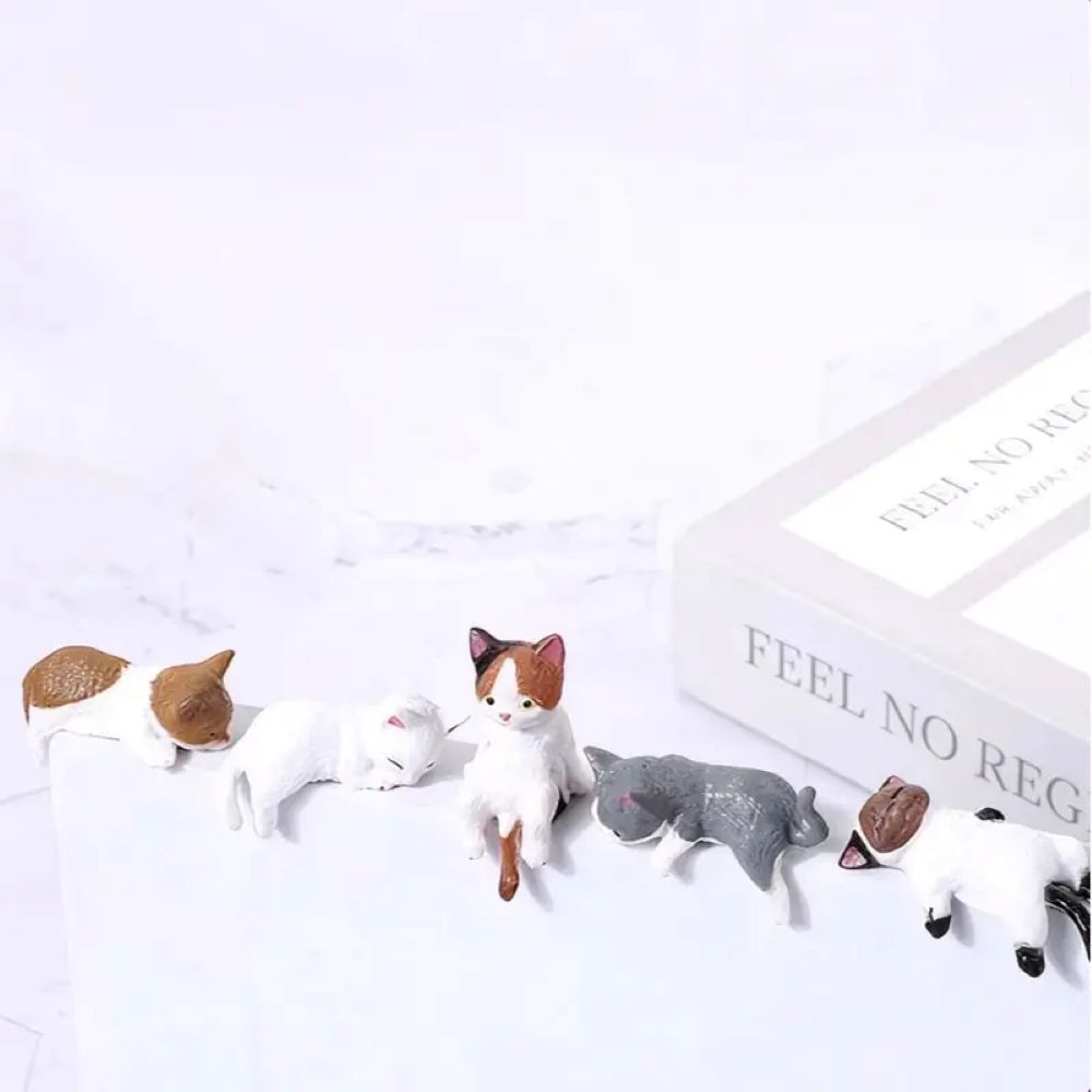 SofyNest™ Hand-Painted Mini Cat Desk Figurines - 1 set (5 cats)