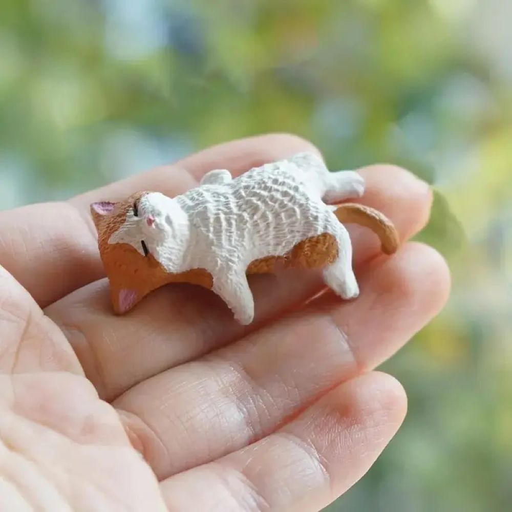 SofyNest™ Hand-Painted Mini Cat Desk Figurines - 1 set (5 cats)