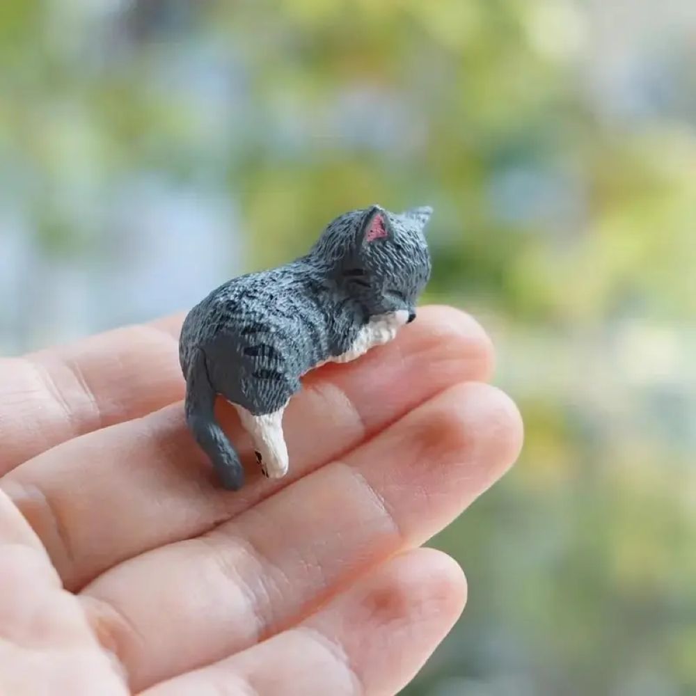 SofyNest™ Hand-Painted Mini Cat Desk Figurines - 1 set (5 cats)